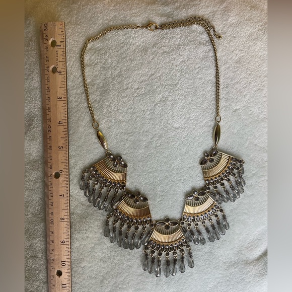 ⭐️HP⭐️Francesca’s Gold Neckalcae with Five Fan Shaped Charms with Blue Crystals - Picture 5 of 8